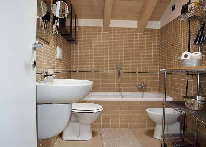 Stupenda Mansarda Con Balcone * 科莫