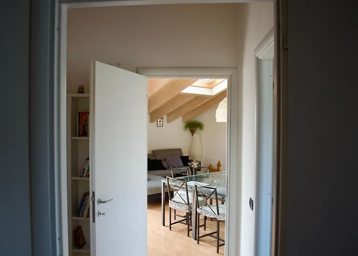 Stupenda Mansarda Con Balcone 公寓 科莫