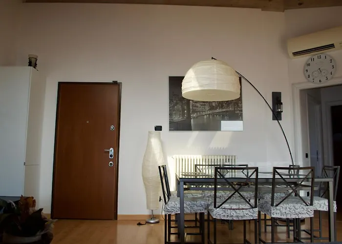 公寓 Stupenda Mansarda Con Balcone