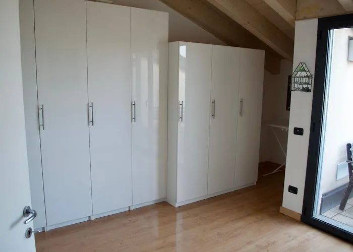 Stupenda Mansarda Con Balcone Apartmán *